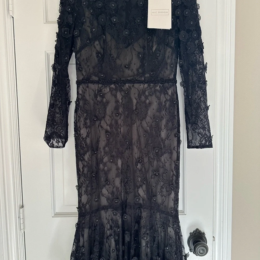 Black floral Mac Duggal cocktail dress size 8. - Picture 3 of 3